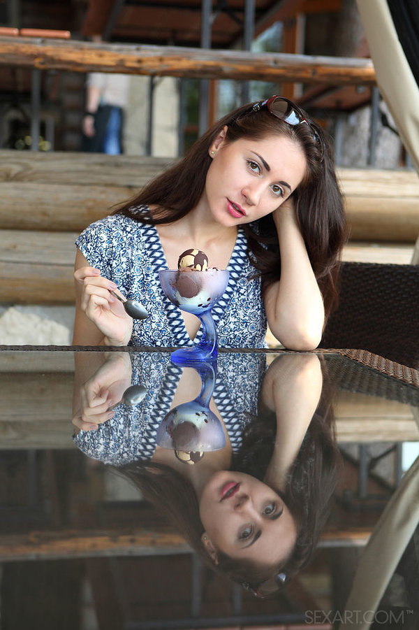 Эмма, 22 года, 0 размер груди